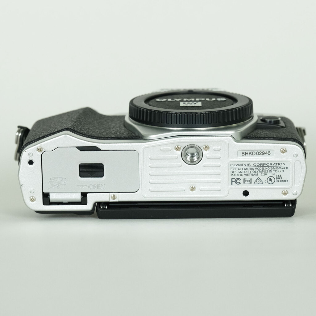 OLYMPUS OM-D E-M10 Mark II