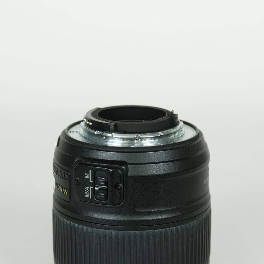 Nikon AF-S NIKKOR 35mm f/1.8G ED Nikon AF-S NIKKOR 35mm f/1.8G ED
