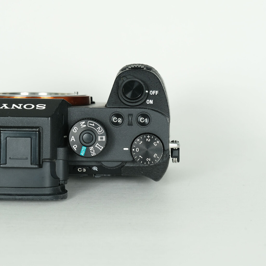SONY α7S II（ILCE-7SM2）の出品 | ONE SCENE（ワンシーン）