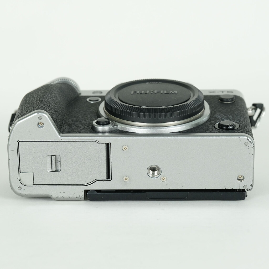FUJIFILM X-T5