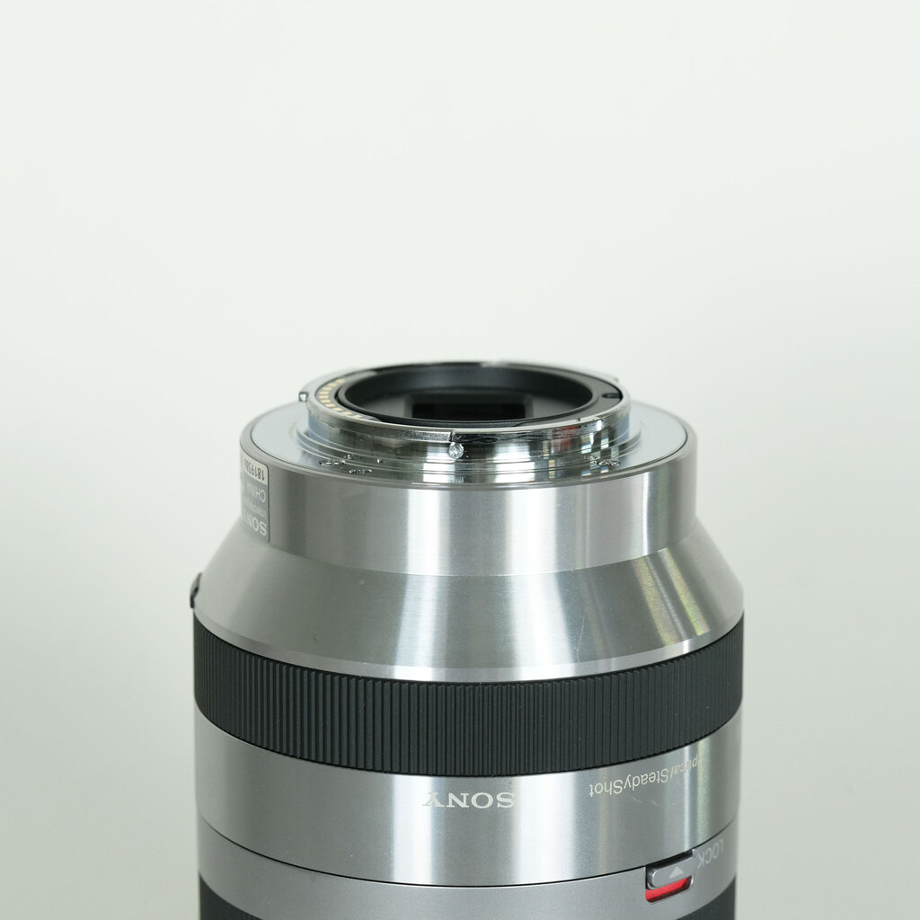 SONY E18-200mm F3.5-6.3 OSS SEL18200