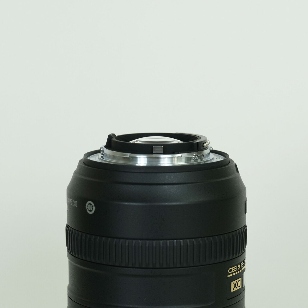 Nikon AF-S DX VR Zoom-Nikkor 18-200mm F3.5-5.6G IF-ED