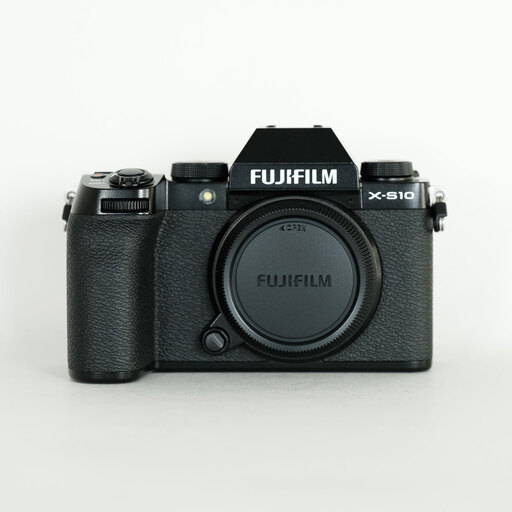 FUJIFILM X-S10