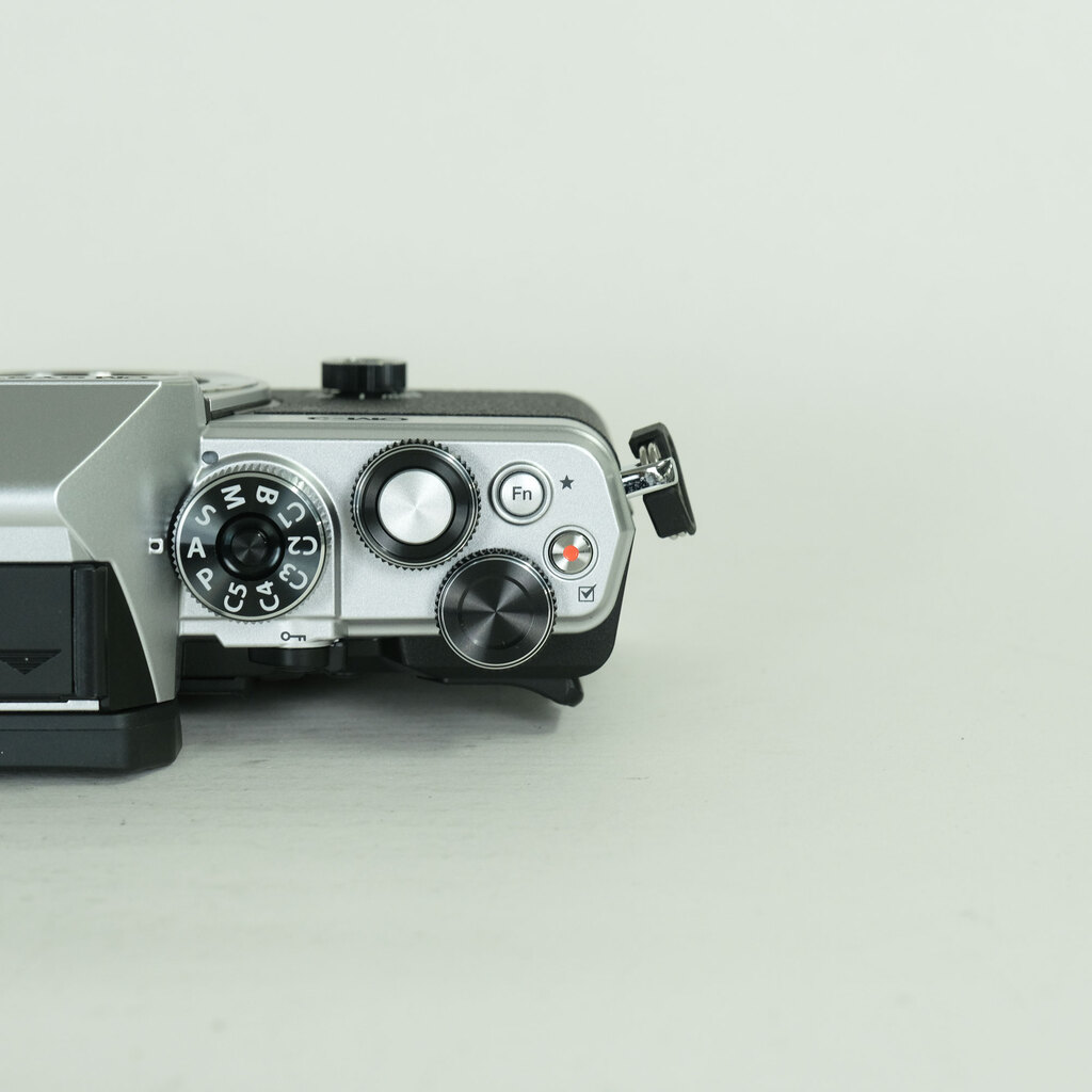 OM SYSTEM OM-3