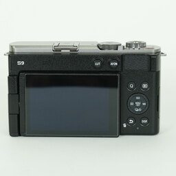 Panasonic LUMIX DC-S9 Panasonic LUMIX DC-S9