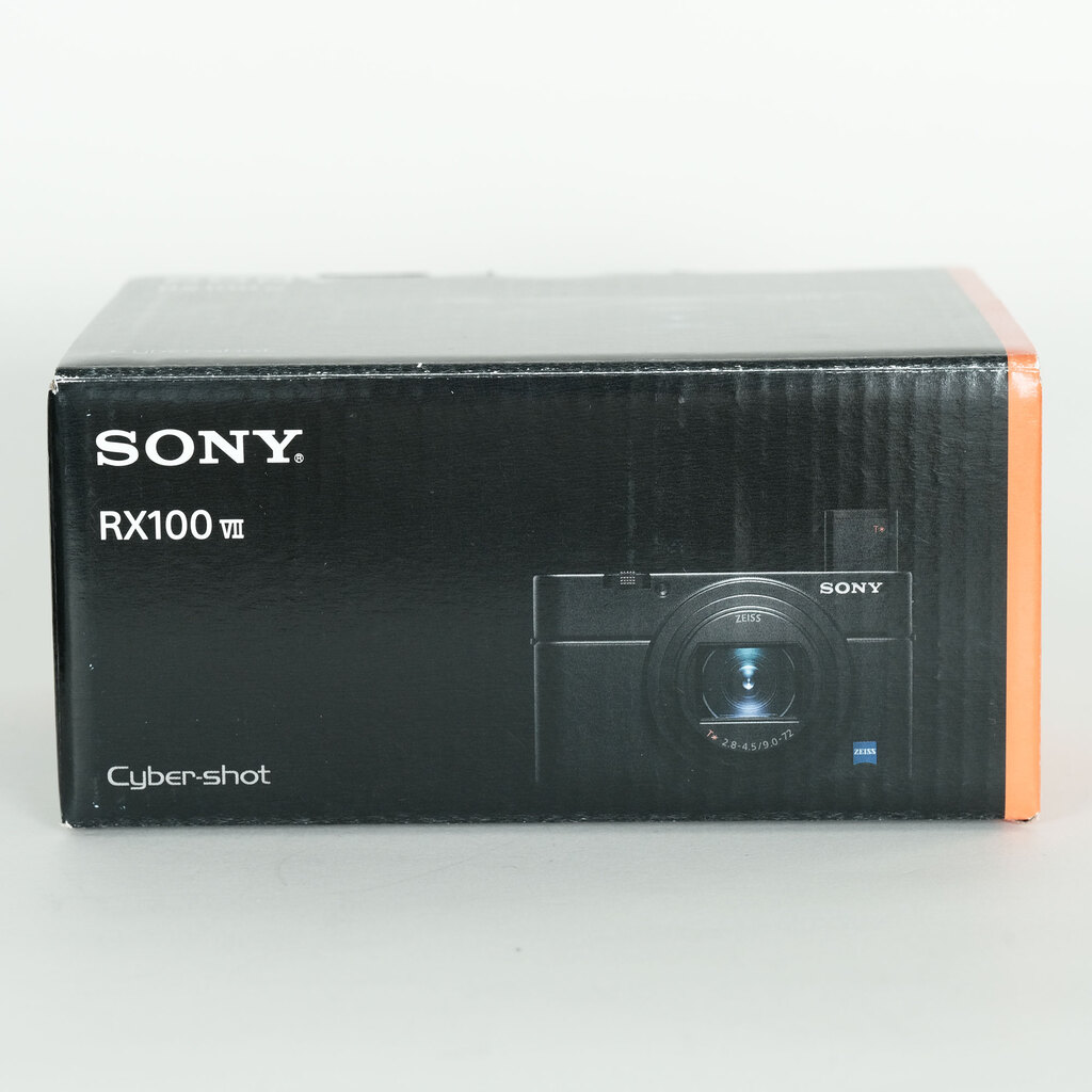 SONY Cyber-shot DSC-RX100M7