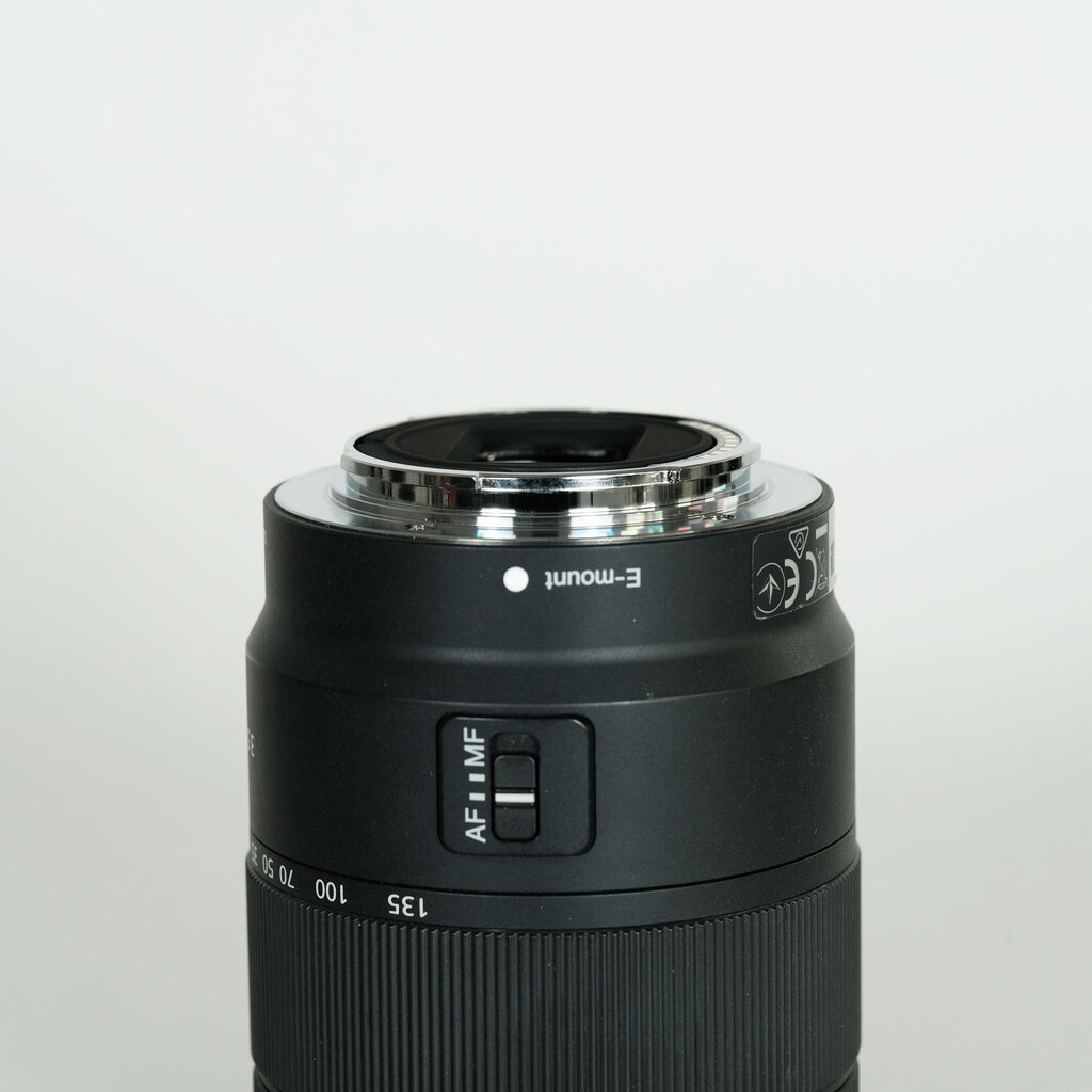 SONY E 18-135mm F3.5-5.6 OSS SEL18135