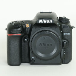 Nikon D7500