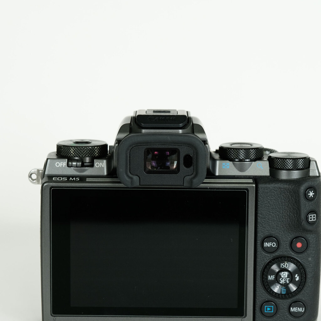 Canon EOS M5