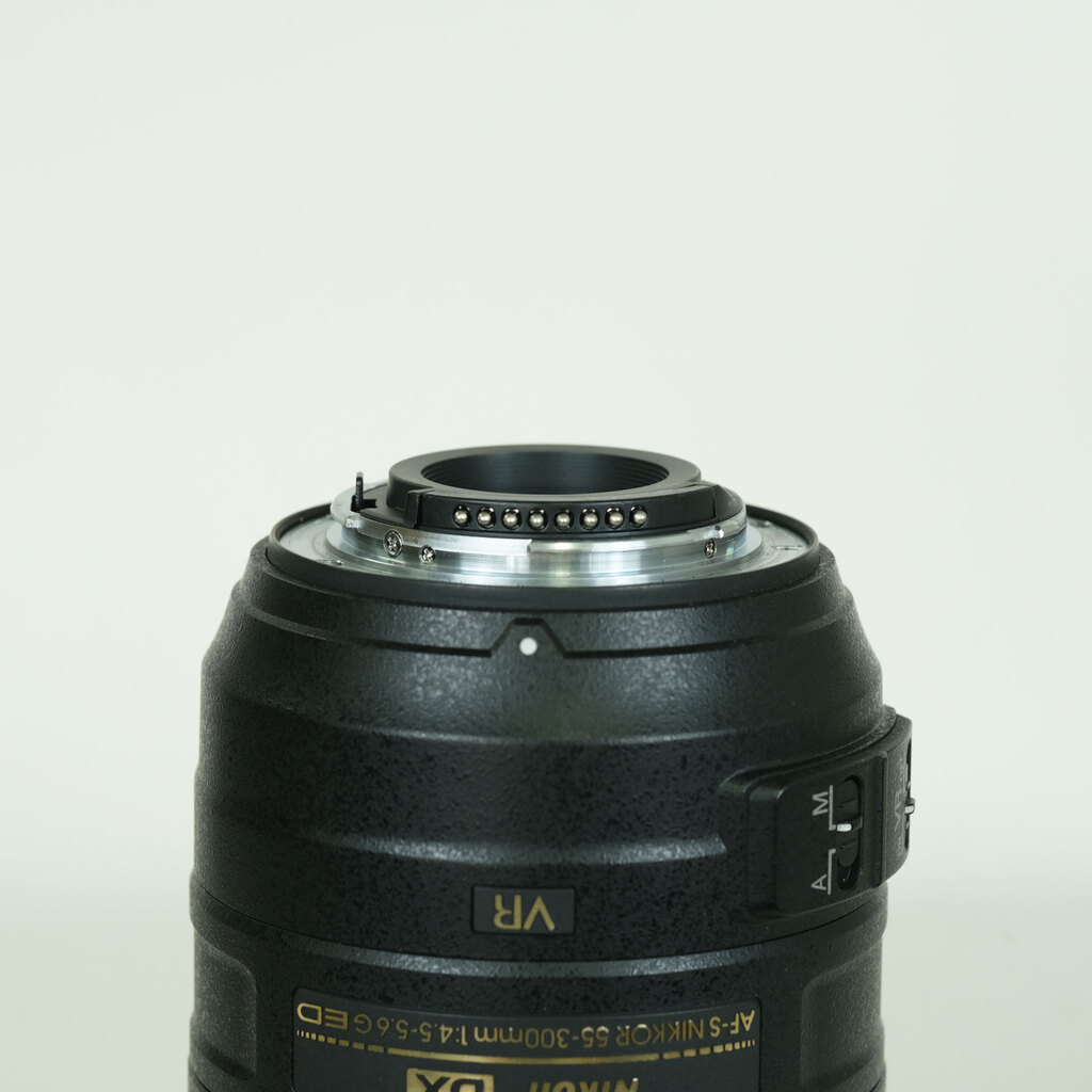Nikon AF-S DX NIKKOR 55-300mm F4.5-5.6G ED VR Nikon AF-S DX NIKKOR 55-300mm F4.5-5.6G ED VR
