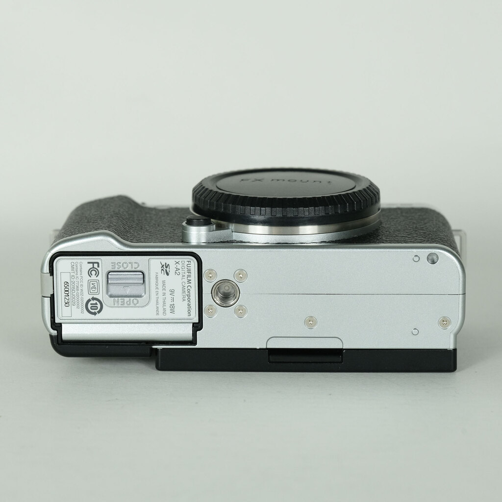 FUJIFILM X-A2 ボディ シルバーの出品 | ONE SCENE（ワンシーン）