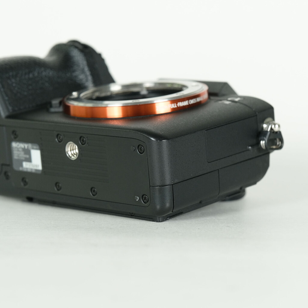 SONY α7 III（ILCE-7M3）の出品 | ONE SCENE（ワンシーン）