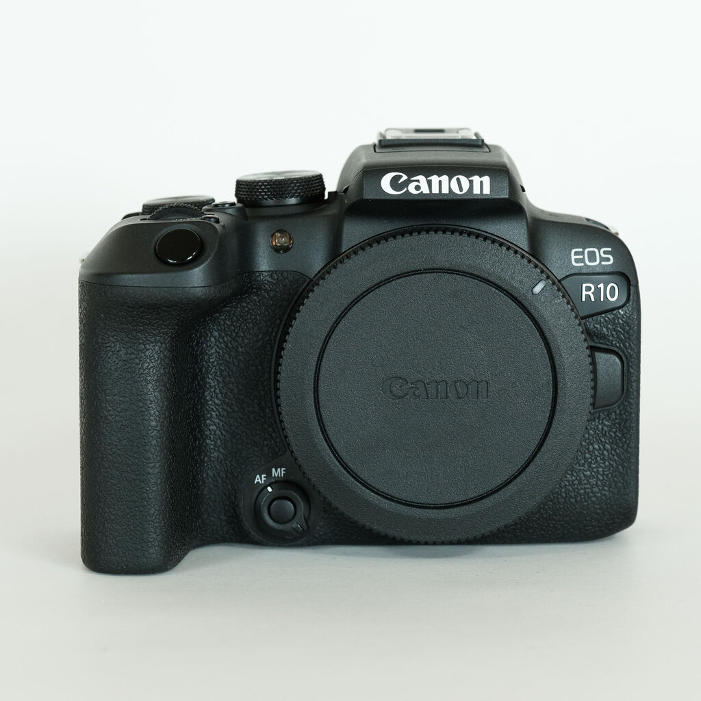 Canon EOS R10