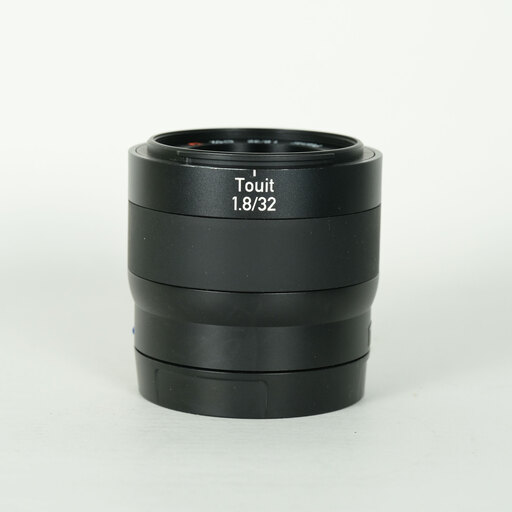 Carl Zeiss Touit 32mm F1.8(ソニーE用) Carl Zeiss Touit 32mm F1.8(ソニーE用)