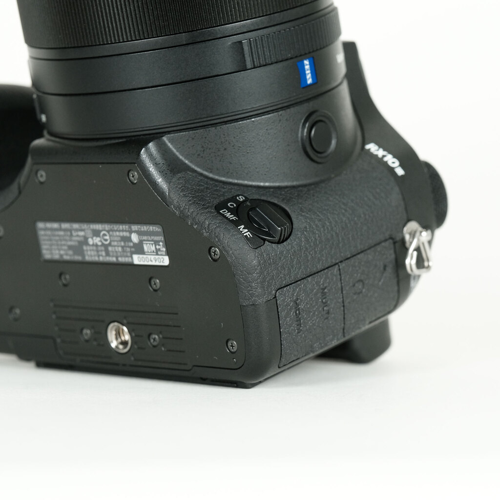 SONY Cyber-shot DSC-RX10M3