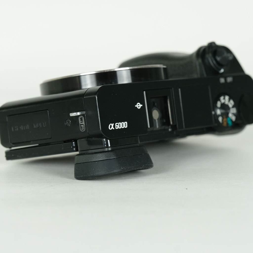 SONY α6000（ILCE-6000）の出品 | ONE SCENE（ワンシーン）