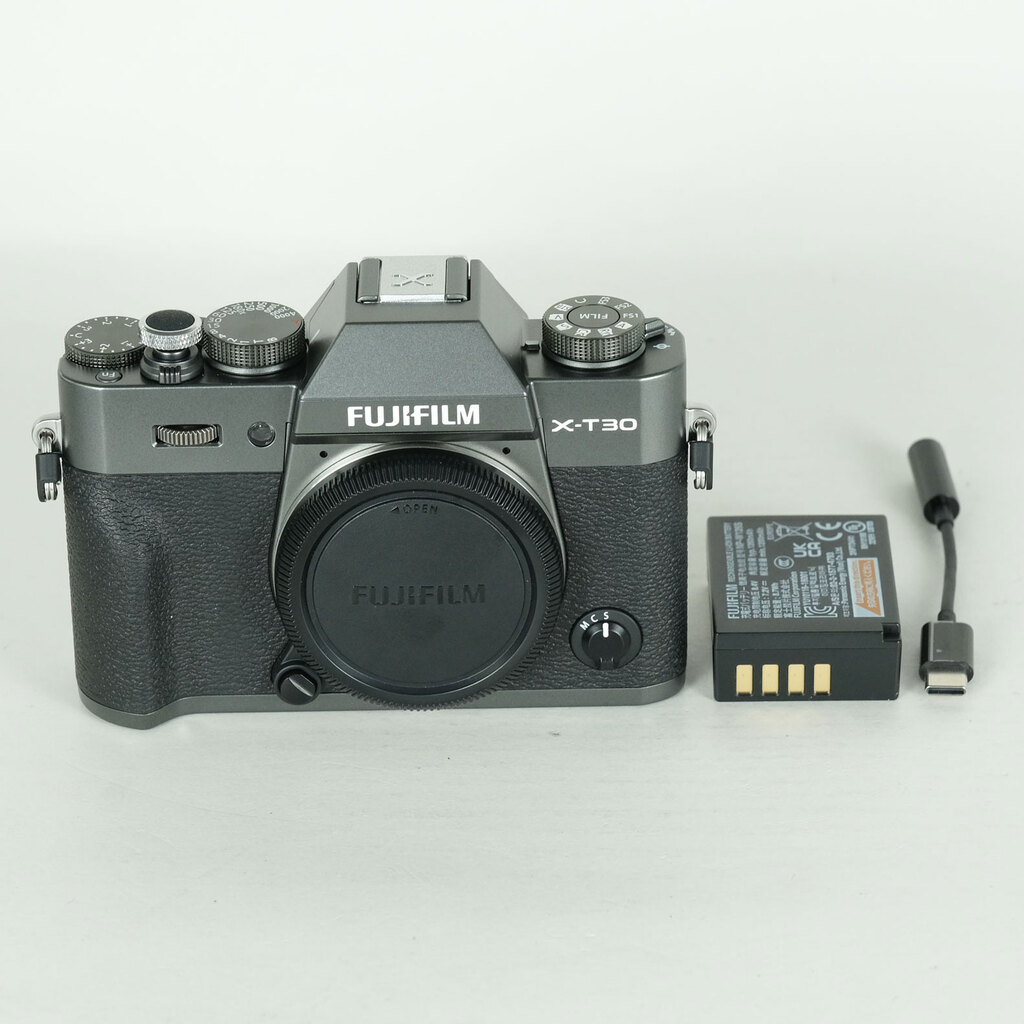 FUJIFILM X-T30 III [�{�f�B �`���R�[���V���o�[]