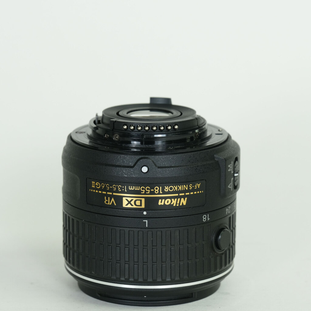 Nikon AF-S DX NIKKOR 18-55mm f3.5-5.6G VR II Nikon AF-S DX NIKKOR 18-55mm f3.5-5.6G VR II