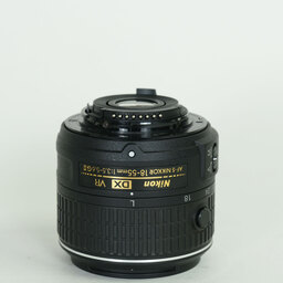Nikon AF-S DX NIKKOR 18-55mm f3.5-5.6G VR II Nikon AF-S DX NIKKOR 18-55mm f3.5-5.6G VR II