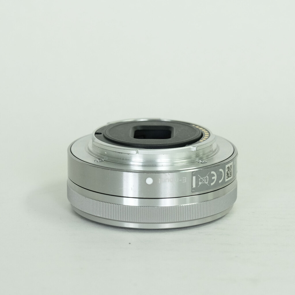 SONY E 16mm F2.8 SEL16F28