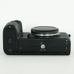 FUJIFILM X-S10