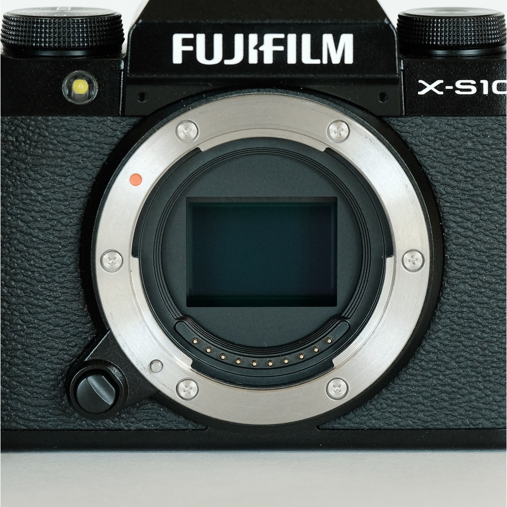 FUJIFILM X-S10