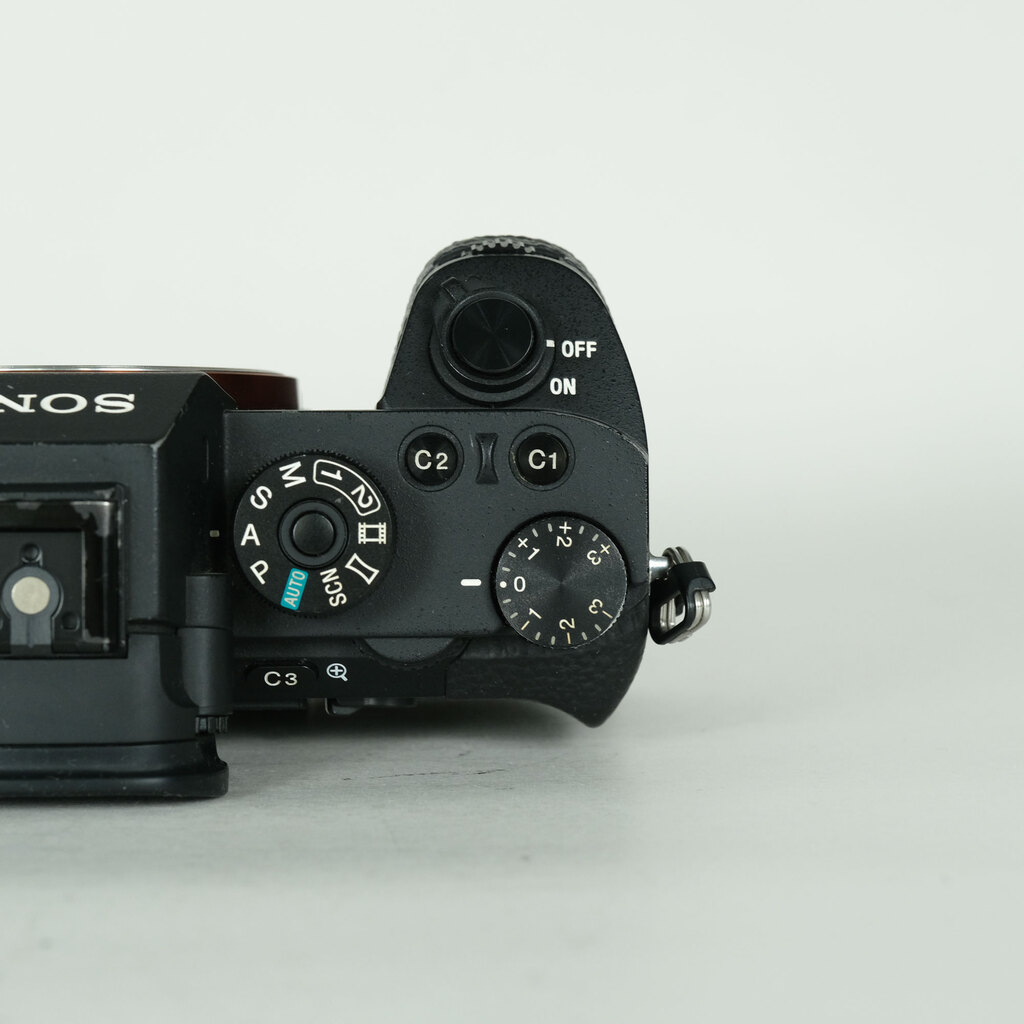 SONY α7S II（ILCE-7SM2）の出品 | ONE SCENE（ワンシーン）