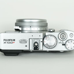 FUJIFILM X100F シルバー