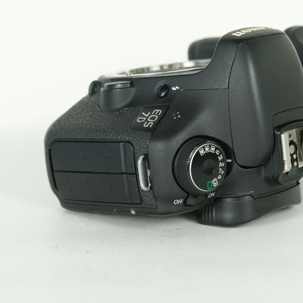 Canon EOS 7D ボディの出品 | ONE SCENE（ワンシーン）