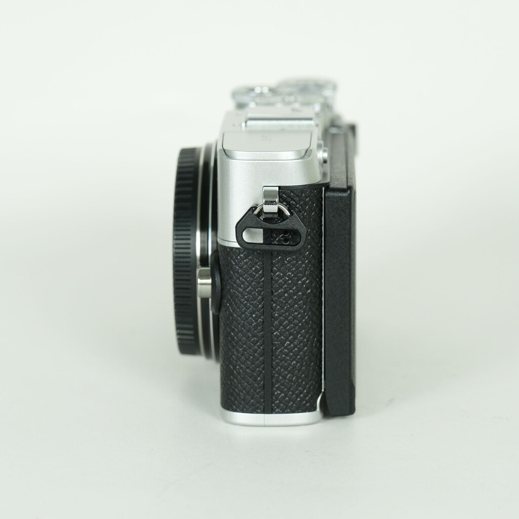 OLYMPUS PEN E-P7 [�{�f�B �V���o�[]