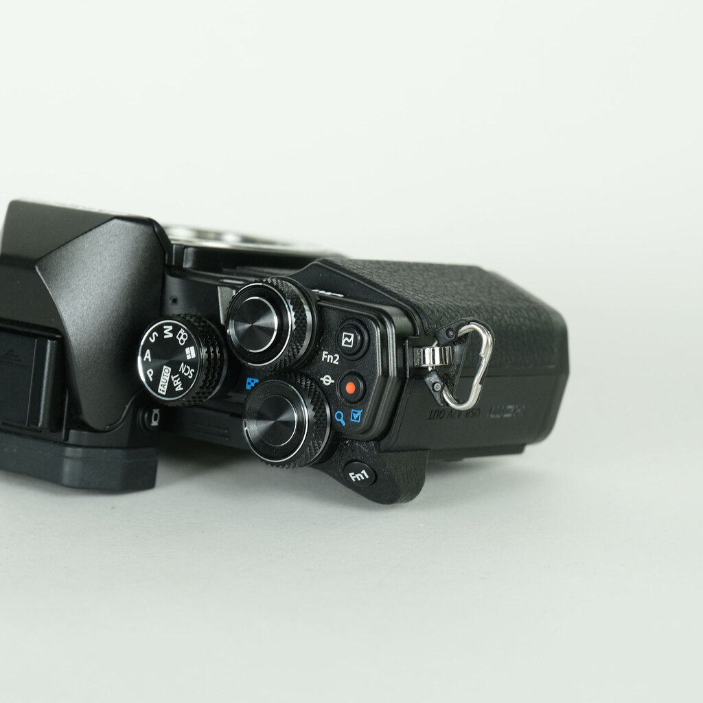 OLYMPUS OM-D E-M10 Mark II