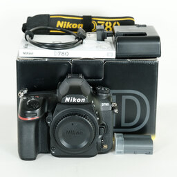 Nikon D780