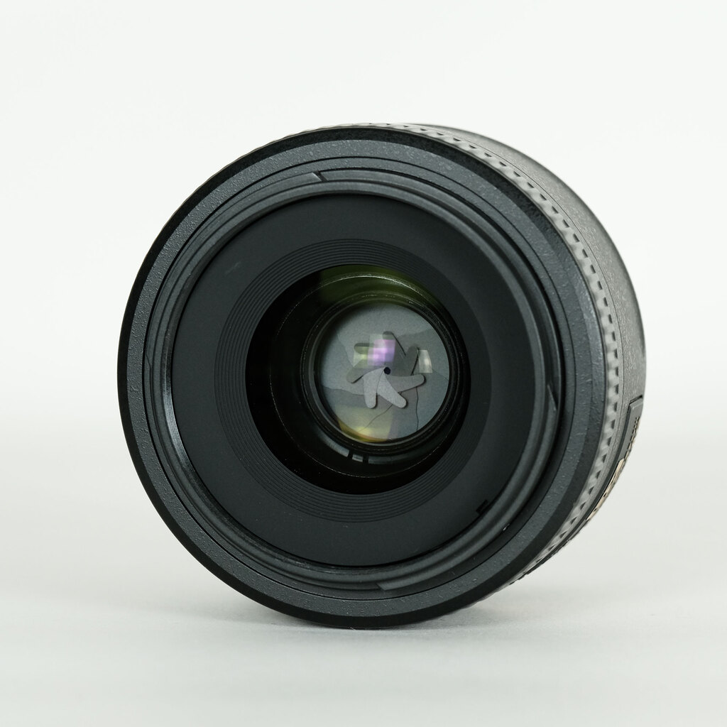 Nikon AF-S DX NIKKOR 35mm f/1.8G Nikon AF-S DX NIKKOR 35mm f/1.8G