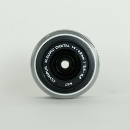 OLYMPUS M.ZUIKO DIGITAL 14-42mm F3.5-5.6IIR シルバー