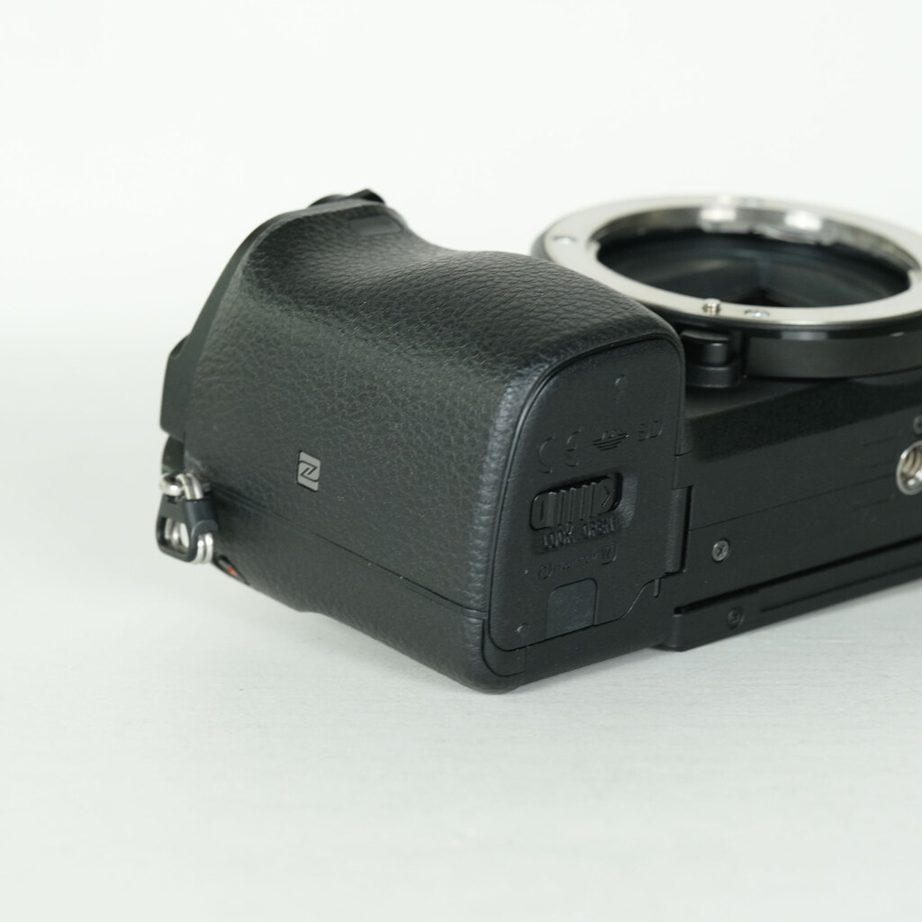 SONY α6300（ILCE-6300）の出品 | ONE SCENE（ワンシーン）