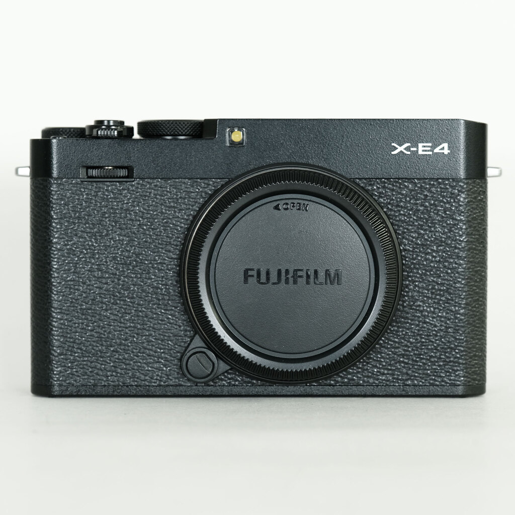 FUJIFILM X-E4