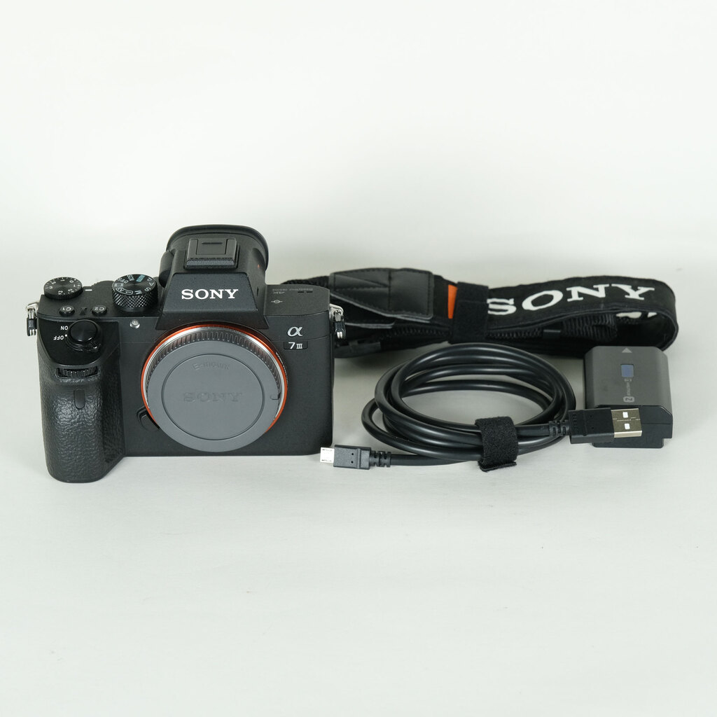 SONY α7 III（ILCE-7M3）の出品 | ONE SCENE（ワンシーン）