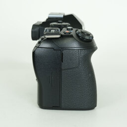 OLYMPUS OM-D E-M1 Mark III