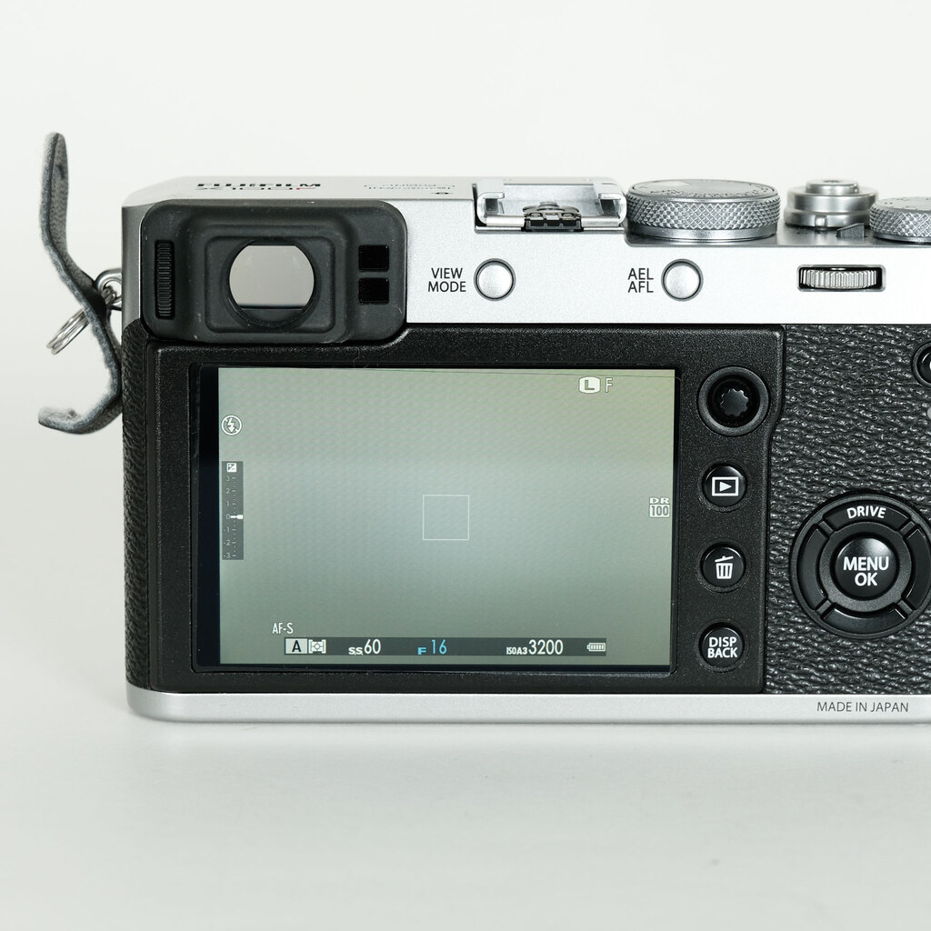 FUJIFILM X100F シルバー