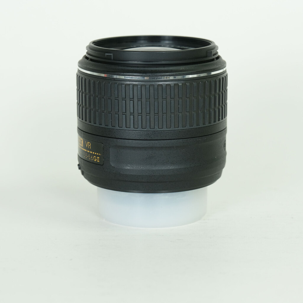Nikon AF-S DX NIKKOR 18-55mm f3.5-5.6G VR II