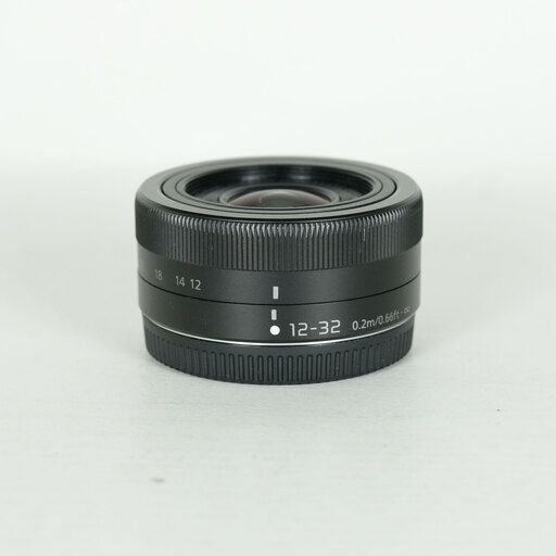 Panasonic LUMIX G VARIO 12-32mm / F3.5-5.6 ASPH. / MEGA O.I.S.