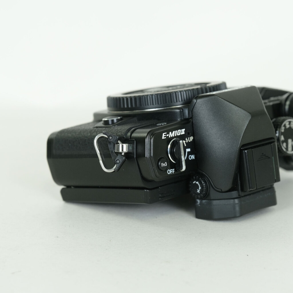 OLYMPUS OM-D E-M10 Mark II