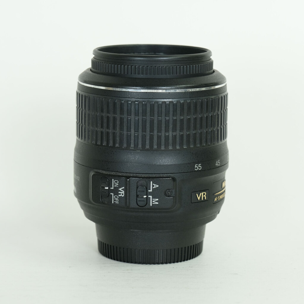 Nikon AF-S DX NIKKOR 18-55mm F3.5-5.6 G VR Nikon AF-S DX NIKKOR 18-55mm F3.5-5.6 G VR
