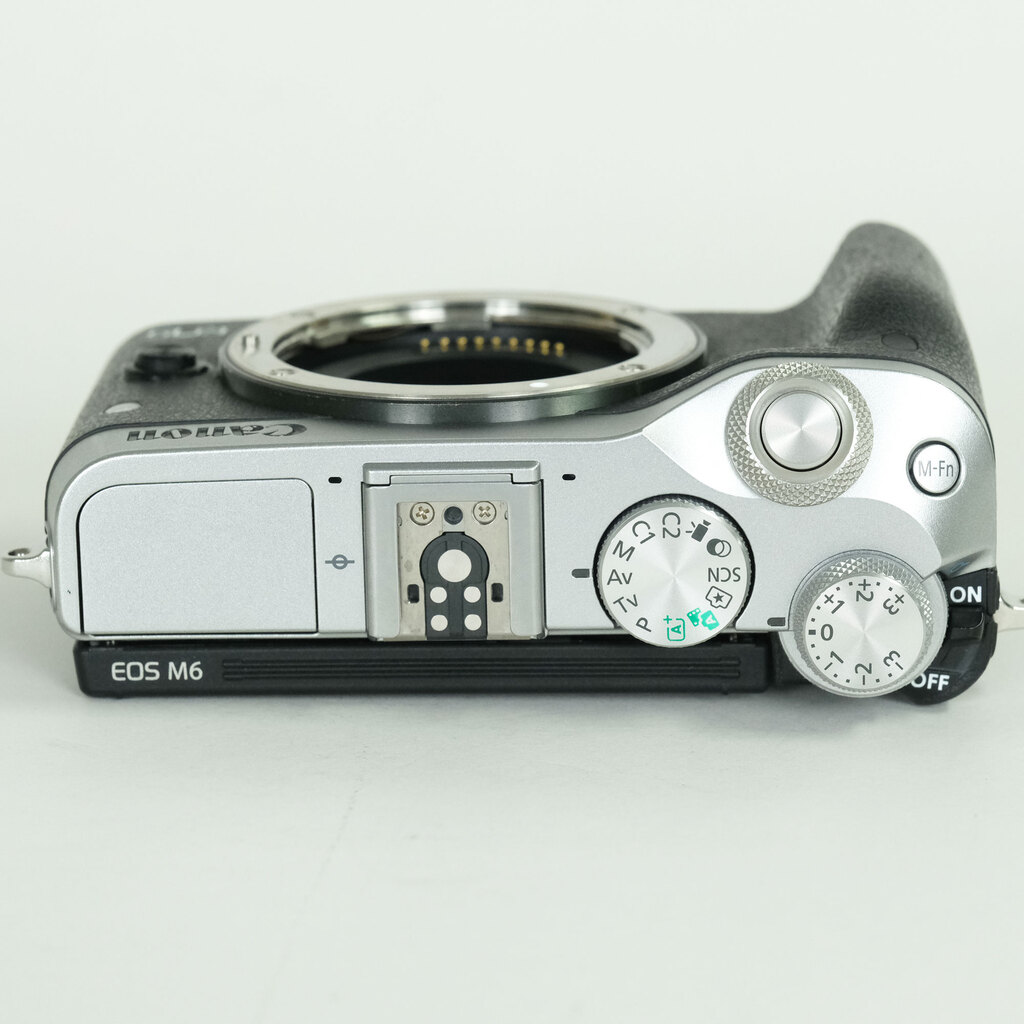 Canon EOS M6 Canon EOS M6