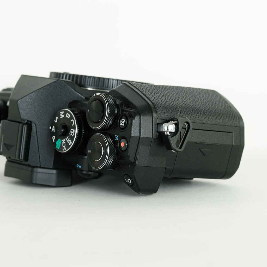 OLYMPUS OM-D E-M5 Mark III