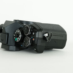 OLYMPUS OM-D E-M5 Mark III