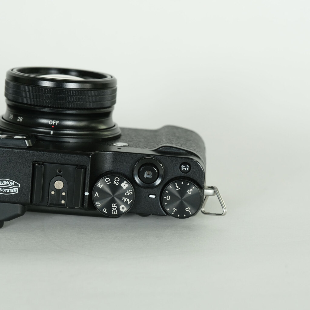 FUJIFILM X10 ブラック