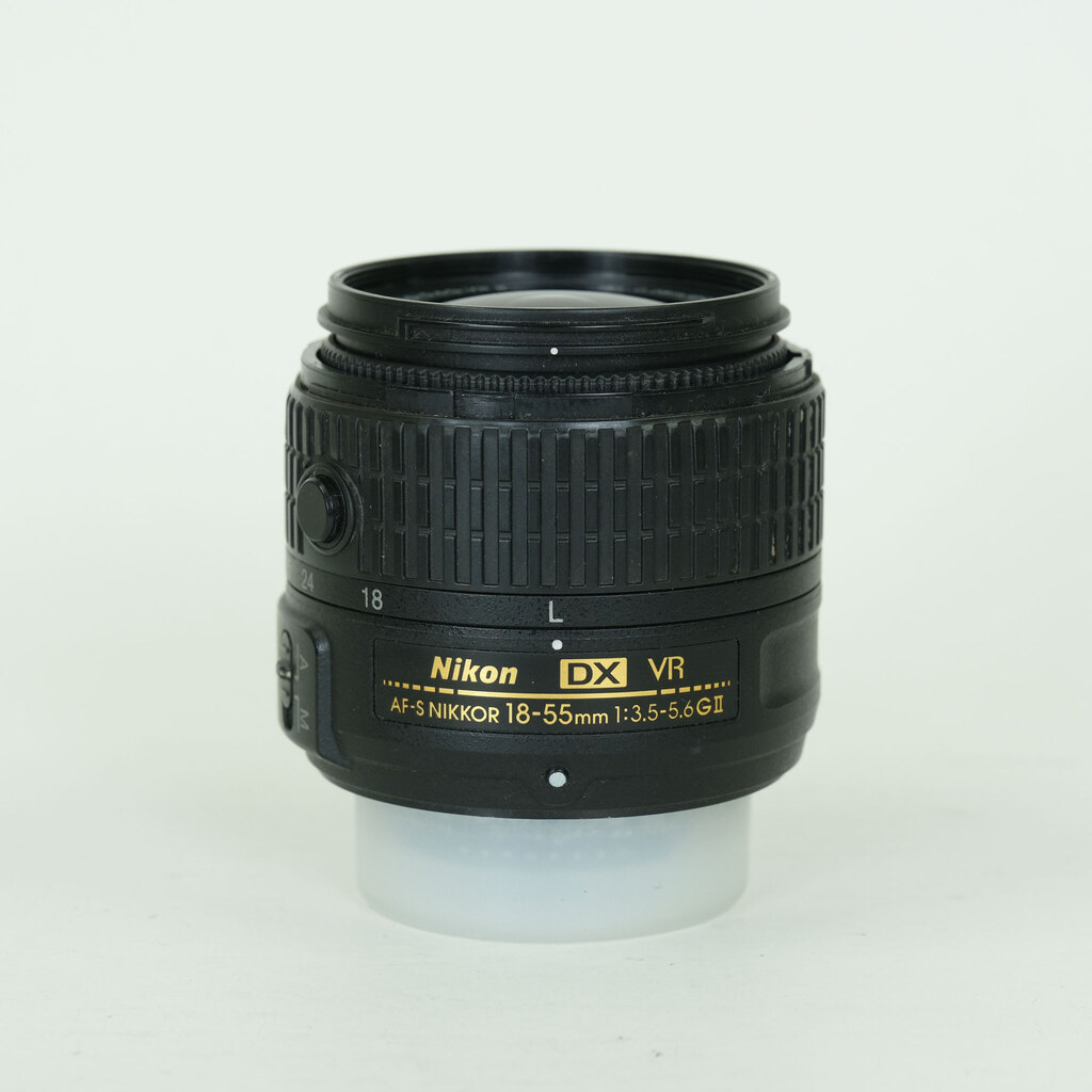 Nikon AF-S DX NIKKOR 18-55mm f3.5-5.6G VR II