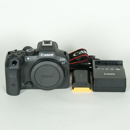 Canon EOS R7