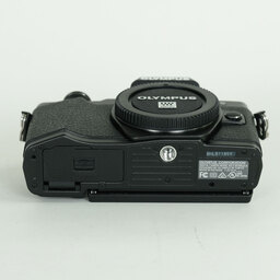 OLYMPUS OM-D E-M10 Mark II